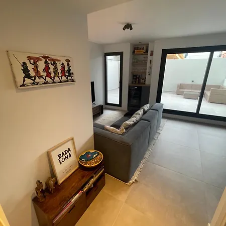 De Con Terraza Grande Cerca De Barcelona Apartment Badalona