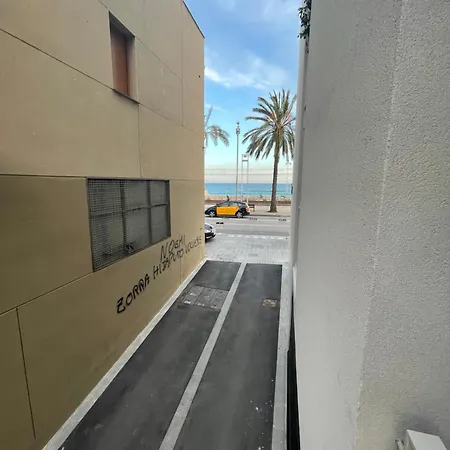 De Con Terraza Grande Cerca De Barcelona Apartment Badalona