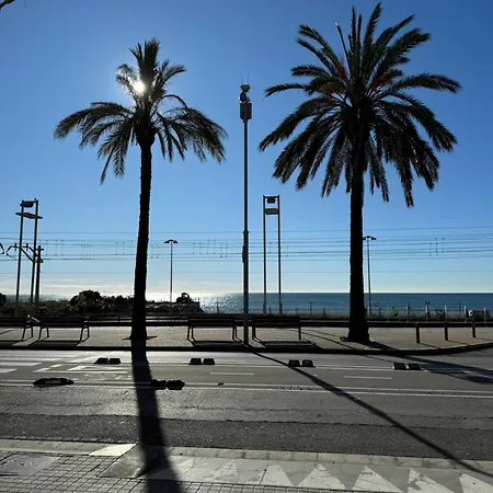 De Con Terraza Grande Cerca De Barcelona Apartment Badalona